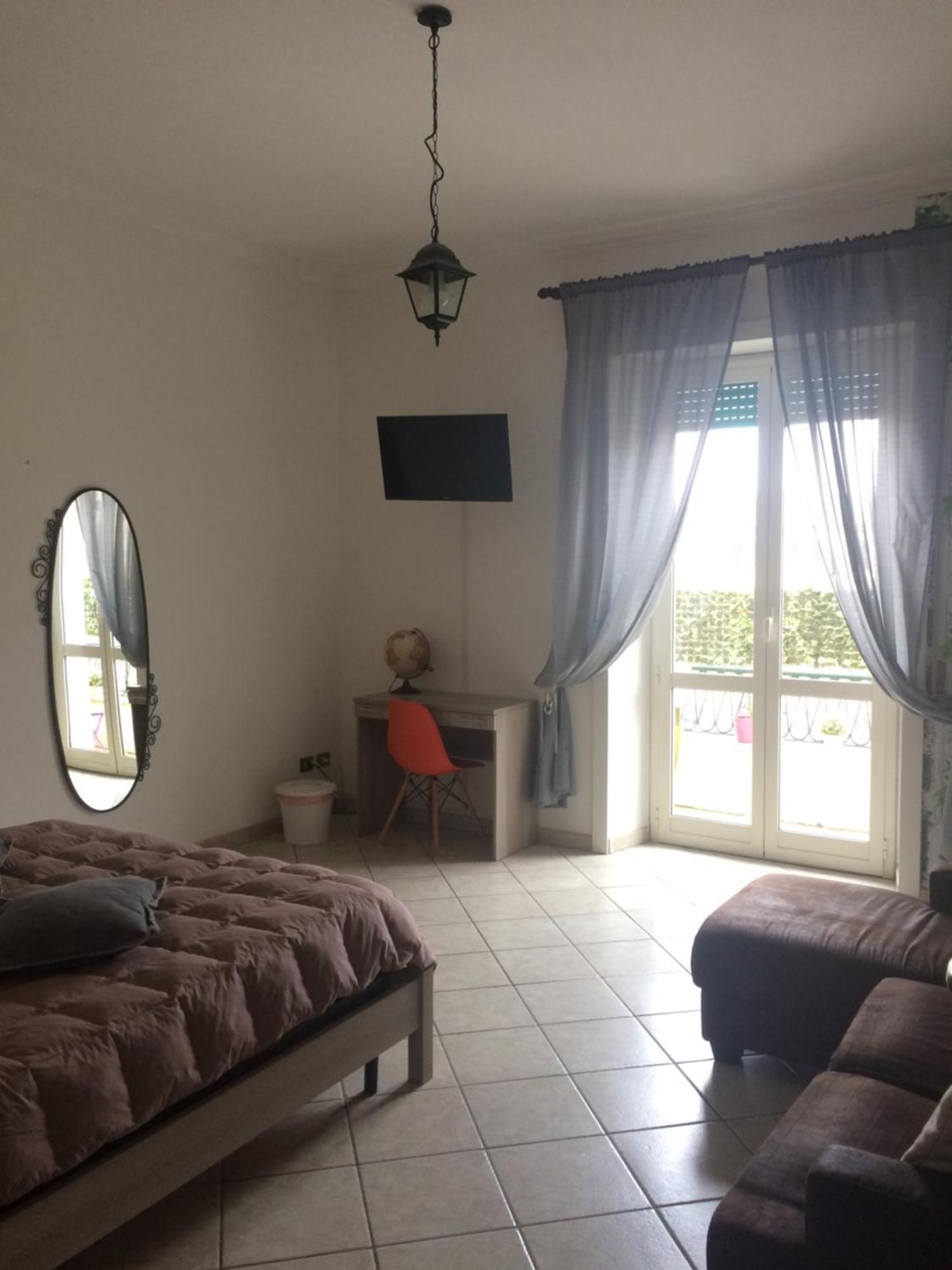Casa Vacanze La Stazione Браччано Экстерьер фото