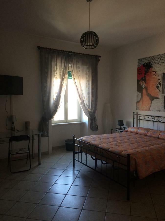 Casa Vacanze La Stazione Браччано Экстерьер фото
